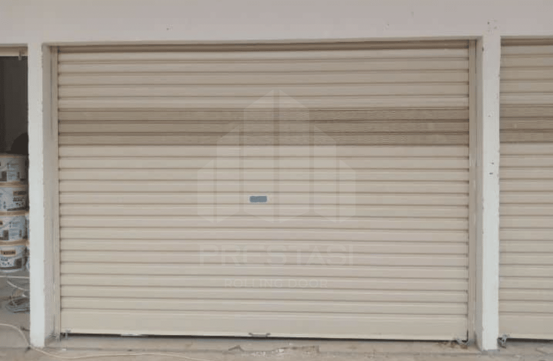 Folding Gate vs Rolling Door: Mana yang Lebih Sesuai?