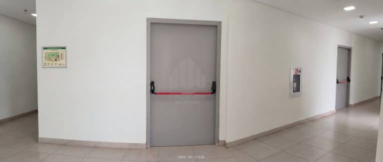 Pintu Baja Dibanding Kayu: Apa Saja Kelebihannya?